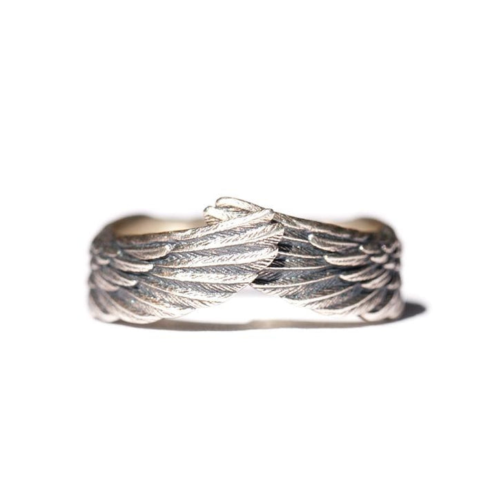 Sterling silver ring med detaljerad änglavinge design för kvinnor. Vackert dam smycke.