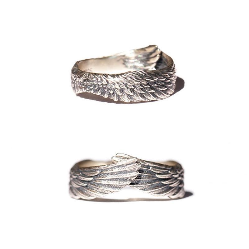 Retro-inspirerad änglavinge ring i äkta sterling silver, vackert damsmycke med skyddande symbolik.