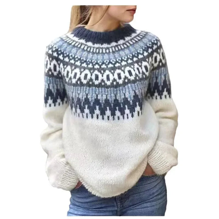 Snygg damtröja, stickad med rund hals. En trendig och bekväm pullover för många tillfällen inom kvinnors mode.