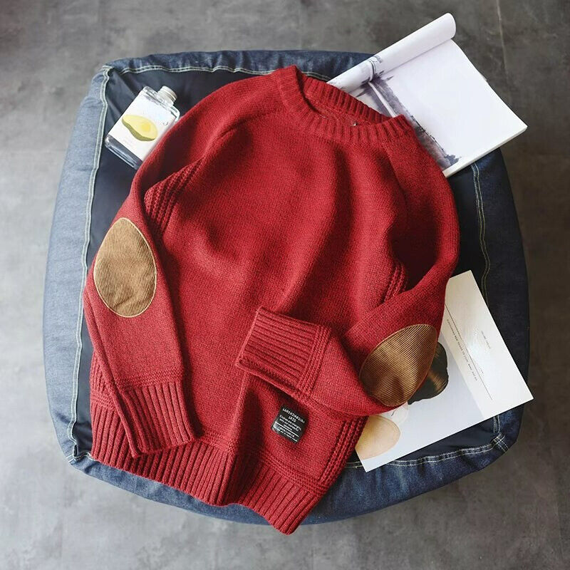 Elegant stickad herrtröja i klassisk design. Tidlös & mångsidig för herrmode. Perfekt för alla tillfällen.