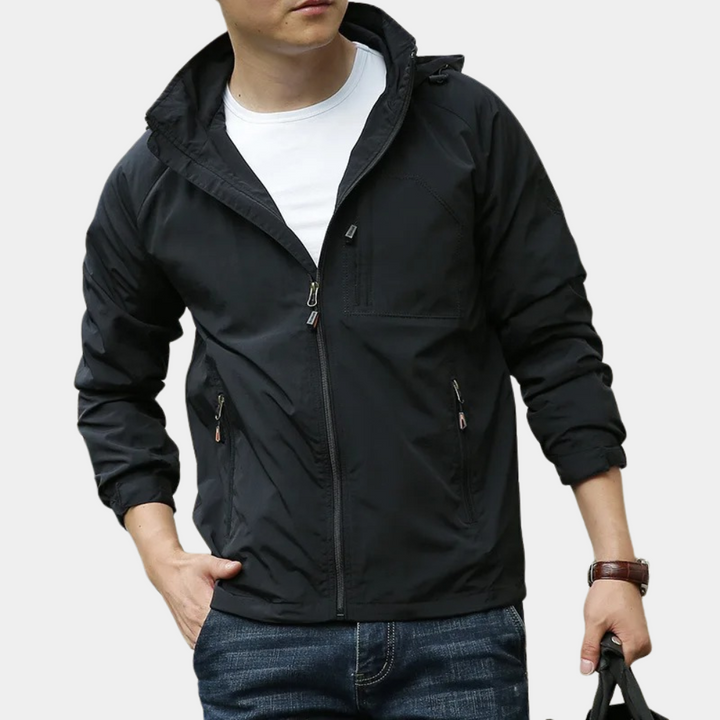 Snygg vardagsjacka för hösten. Herrjacka med modern passform och vattenavvisande egenskaper, perfekt för alla män.