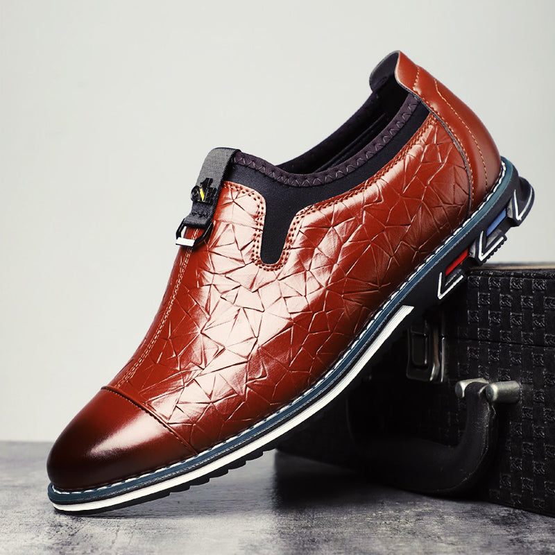 Bekväma herr loafers med modernt geometriskt mönster, ideala för smart casual look.