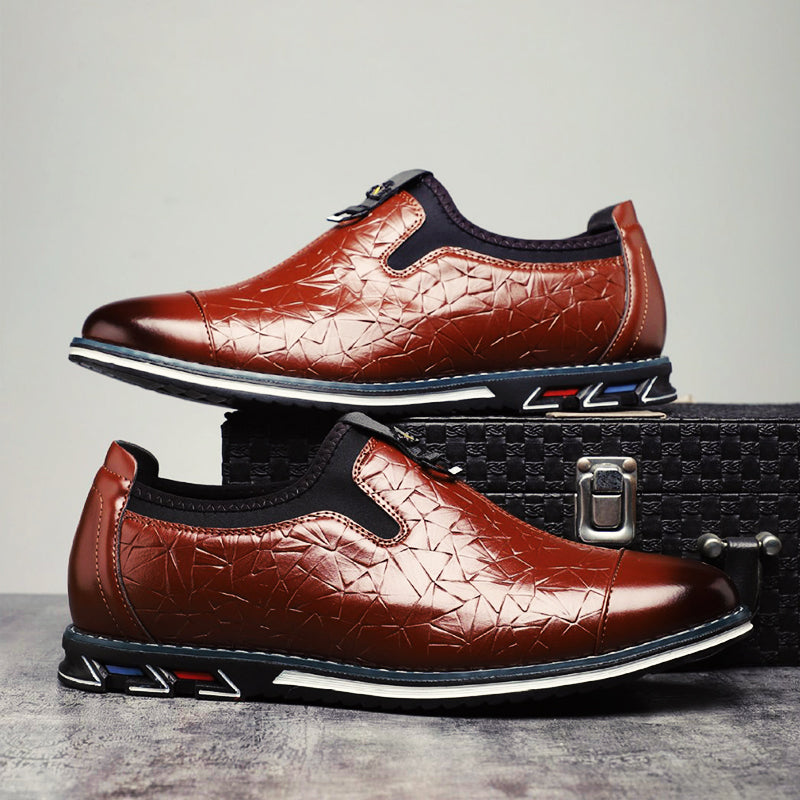 Herr loafers med geometriskt mönster som kombinerar komfort och stil för den moderna mannen.