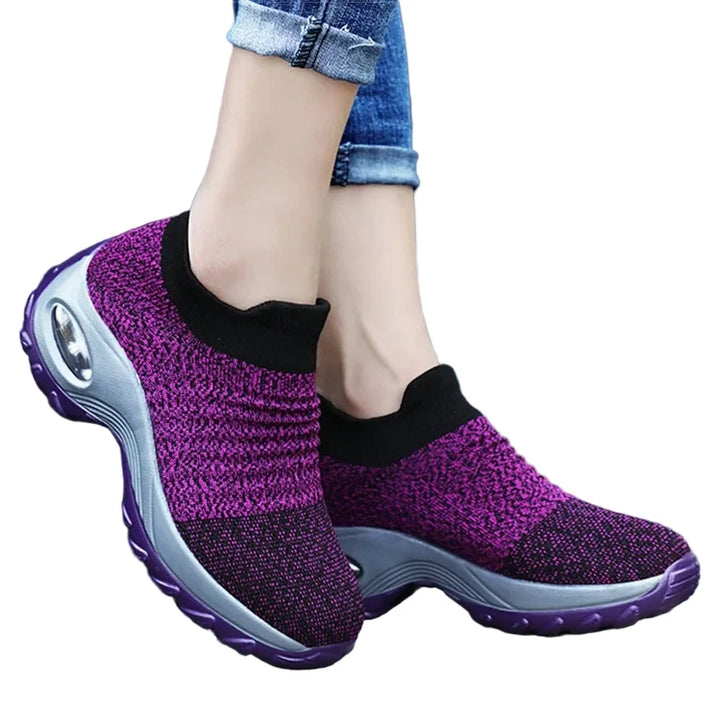 Stilfulla plattformssneakers för kvinnor, bekväma vardagsskor med modern design, perfekta för street style.