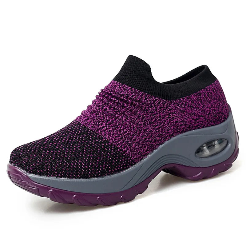 Moderna plattformssneakers för kvinnor, street style-inspirerade damskor som ger höjd och trendig look.