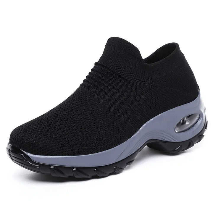 Höga plattformssneakers för kvinnor, stiliga damskor som ger extra höjd och bekvämlighet för vardagen.