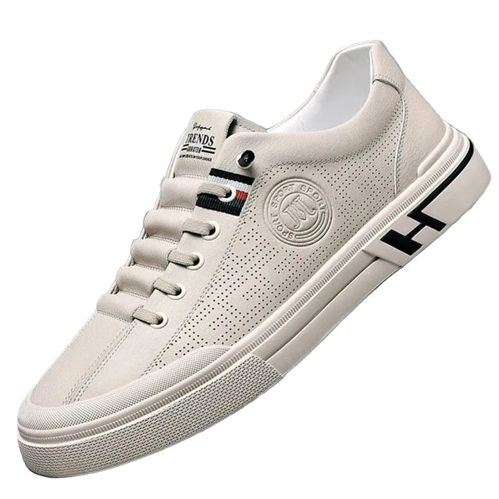 Stiliga italienska herrskor i beige/vit, perfekta vardagsskor för män som söker komfort och elegans.