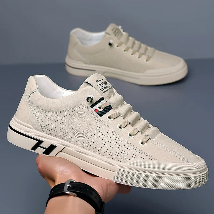 Mångsidiga beige och vita herrskor, italienska casual skor som erbjuder både stil och långvarig komfort.