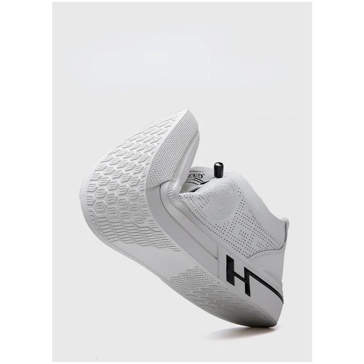 Stiliga casual herrskor i beige/vit, inspirerade av italiensk design, perfekta för komfort hela dagen.