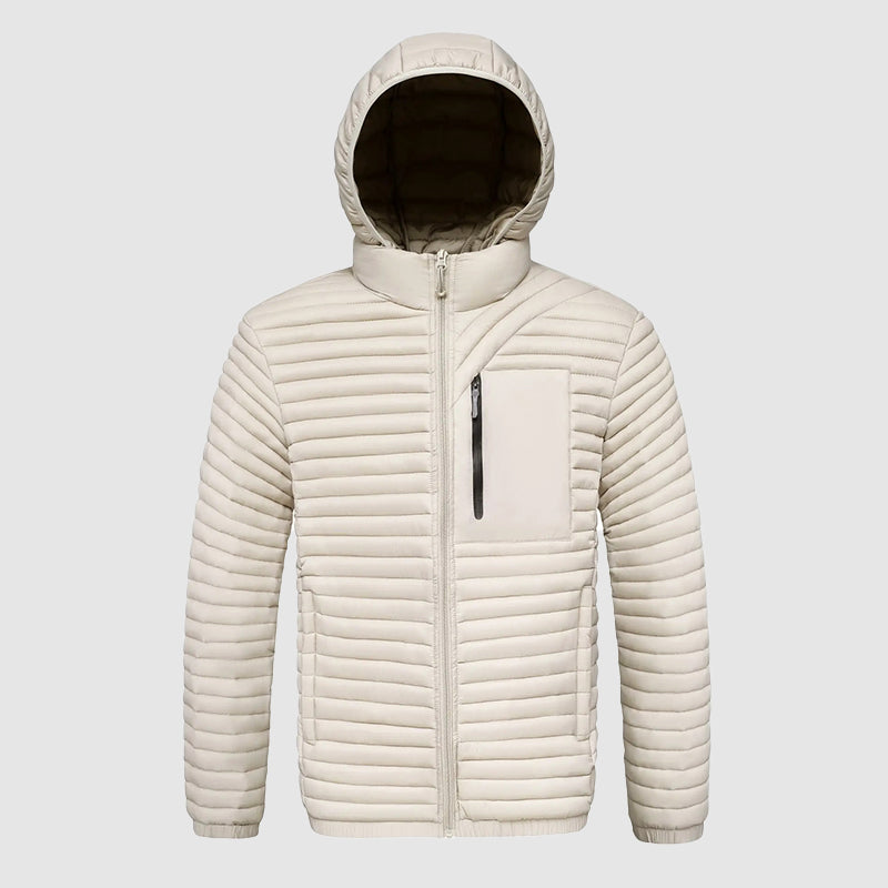 Elegant sidovy av en herr pufferjacka med huva. Långärmad, bekväm vinter- & höstjacka för herr mode.