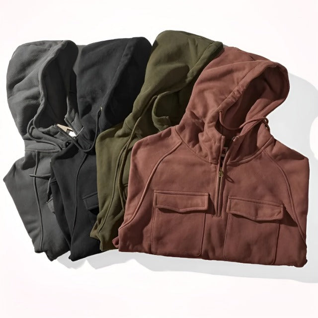 Herrars huvtröja med praktisk huv, designad för kalla dagar. Varm & stilren hoodie för casual mode och komfort.
