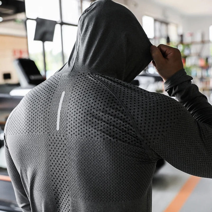 Modern slim fit huvtröja för män, bekväm och stilren för både träning och vardag.