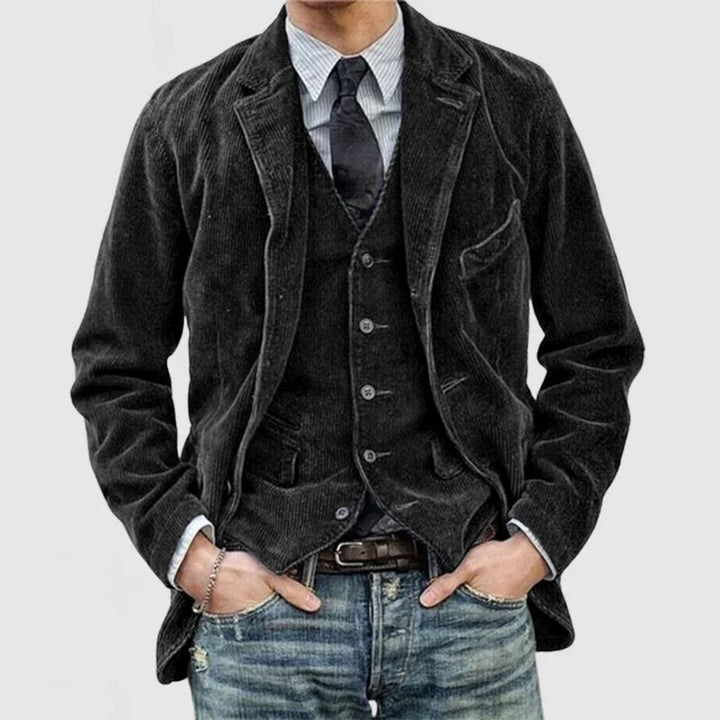 Stilren herrjacka för vår och höst. Klassisk design med mångsidiga detaljer, perfekt för casual stil.