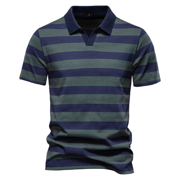Stilren herrpikétröja Casual Chic. Randig, bekväm design för män, perfekt för sommar och fritid.