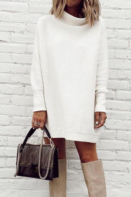 Bekväm långärmad damklänning. Mångsidig miniklänning med mockneck & drop shoulder för höst, vardag eller fest.