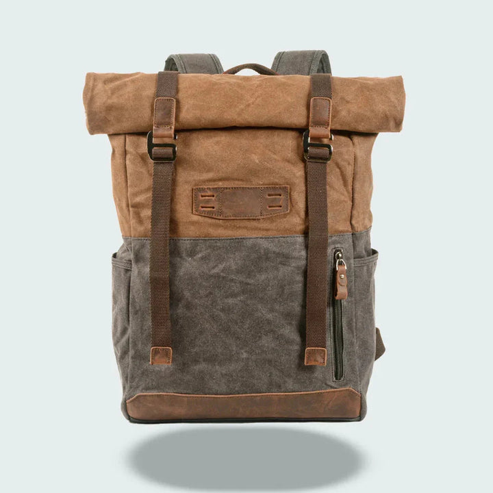 Elegant svart rolltop ryggsäck för män, modern design som passar för både arbete och fritid.