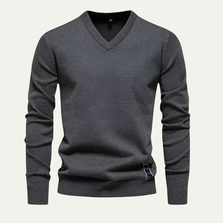 Herrtröja med V-ringning i stilren design. En modern och bekväm tröja för män som passar alla årstider.