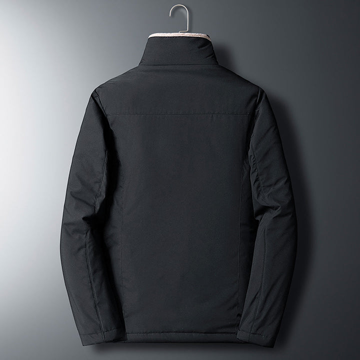 Varm herrjacka, stilren design, bekväm slimfit vinterjacka. Perfekt ytterplagg för herrmode.