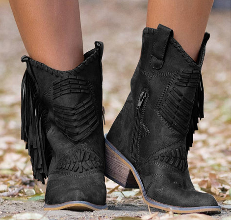 Bekväma västernstövlar för kvinnor med trendiga fransdetaljer. Idealiska för en casual countrylook.