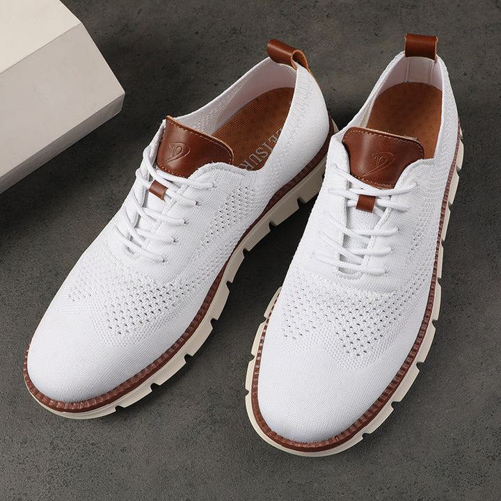 Man bär Herr Sneakers Urban Chic. Bekväma och stilrena sneakers för en aktiv fritid i urban miljö.