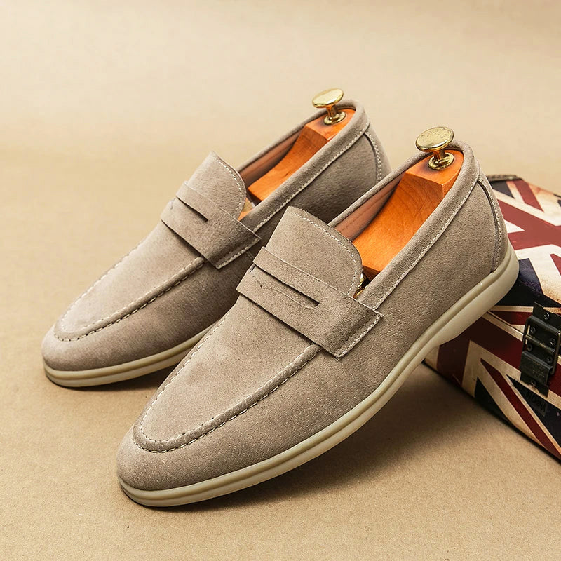 Mångsidiga loafers för män, bekväma vardagsskor som även passar till fest och formella tillfällen.