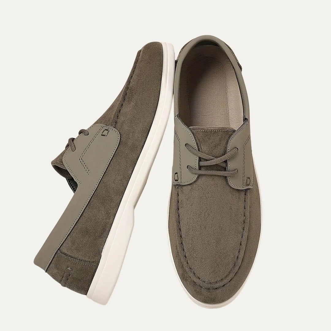 Eleganta herrloafers med snörning, en mångsidig vardagssko som kombinerar stil, komfort och kvalitet.
