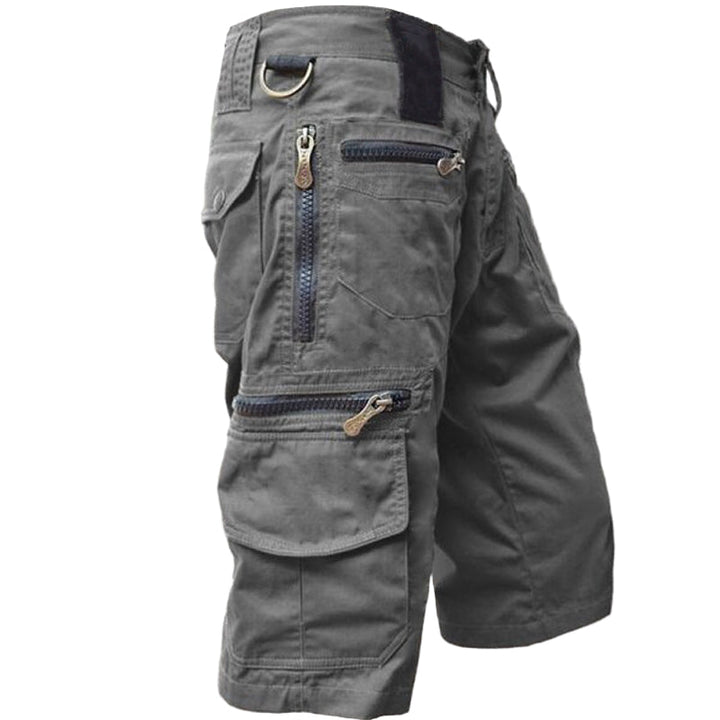 Stilrena herrshorts i modern design, perfekta för vardag och aktiva äventyr. Komfortabla och multifunktionella.