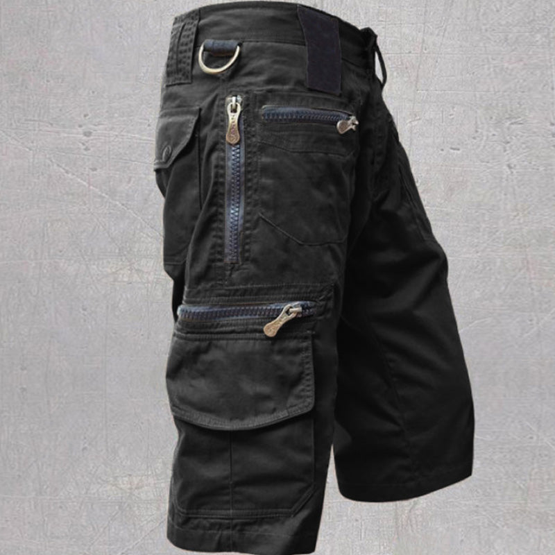 Slitstarka och multifunktionella herrshorts för aktiva män. Optimal komfort för utomhusbruk och dagliga äventyr.
