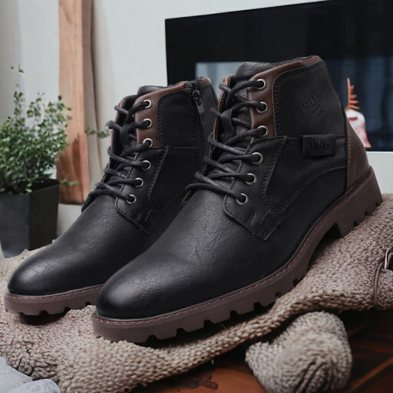 Detaljbild på bruna ankelboots för män. Trendiga höststövlar som lyfter din vardagsstil och komfort.
