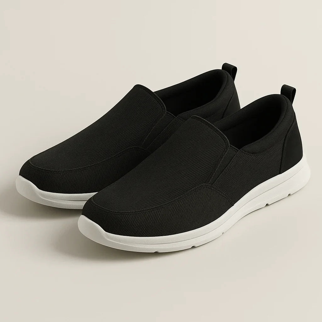 Moderna slip-on loafers för män. Stilrena och bekväma herrmode sommarskor för en avslappnad elegans.