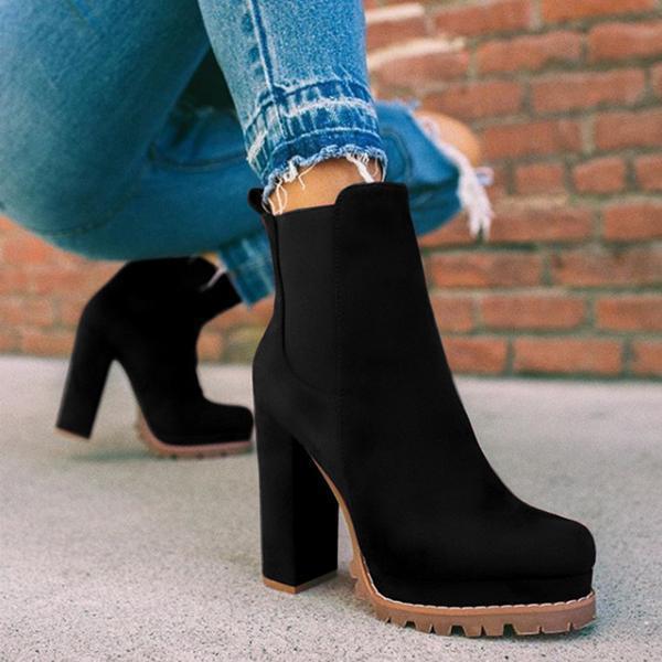 Bekväma ankelboots med rund tå. Mångsidiga stövletter för kvinnor, idealiska för både vardag och elegant stil.