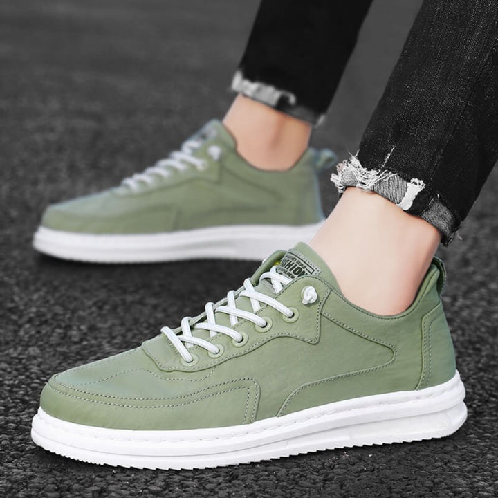 Tidlösa unisex sneakers för daglig komfort. Stilrena skor som passar alla tillfällen.