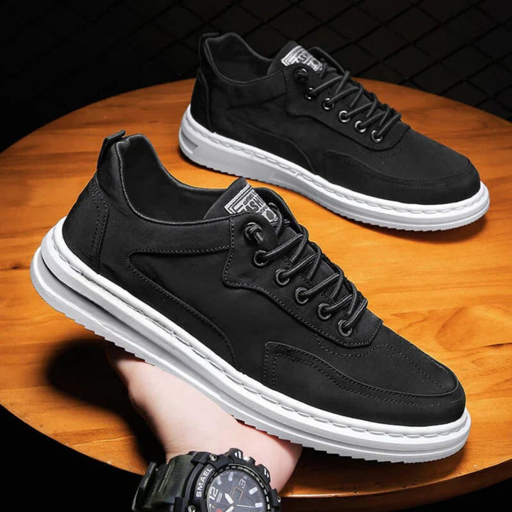 Mångsidiga unisex sneakers för tidlös stil. Bekväma skor, perfekta som vardags- och festskor.