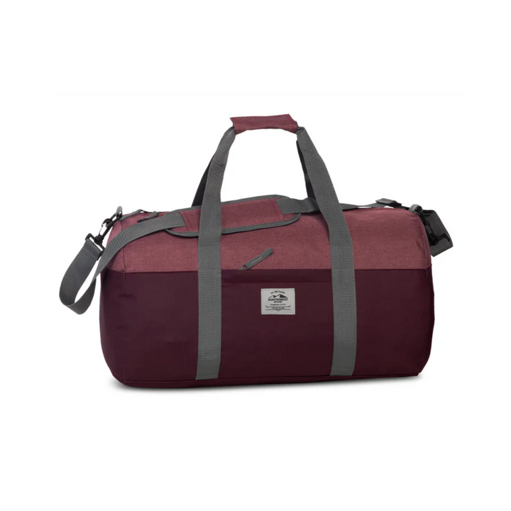 Stor unisex VoyagerMax resväska i svart, perfekt för äventyr och långa resor. Slitstark design för enkel packning.