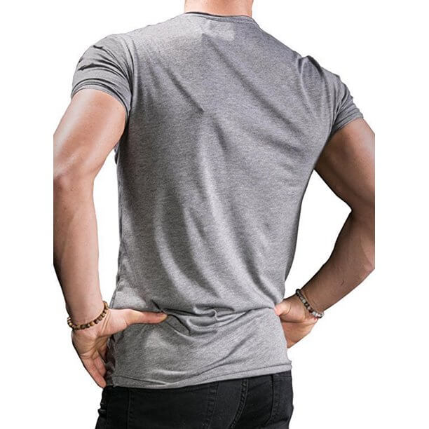 Modeinriktad strimlad herr-T-shirt, kortärmad slimfit bomull, casual sommarstil.