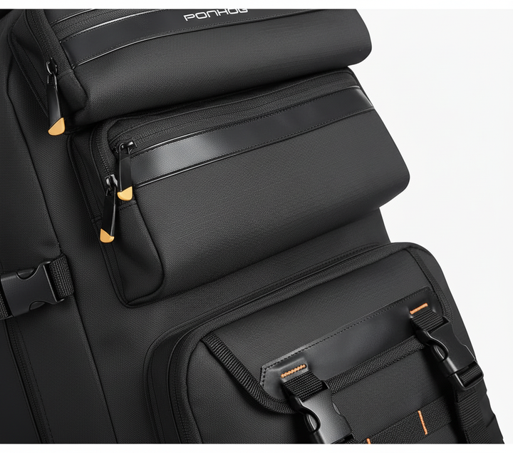 Mångsidig svart 50L reseryggsäck, idealisk som handbagage för äventyr. Robust design med gott om förvaringsutrymme.