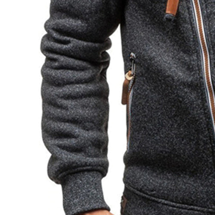 Herr casual huvtröja med dragkedja, i en modern grön nyans för en fräsch vardagslook.