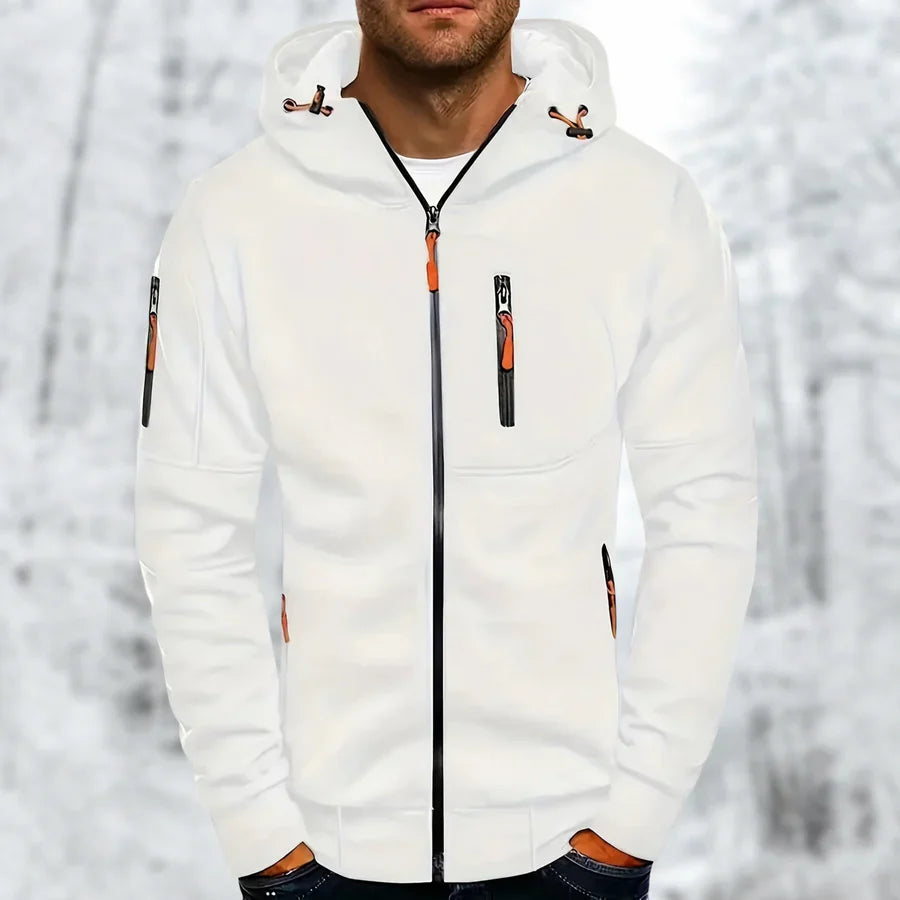 Detaljbild av bomullsblandningstyget på en herr zip-hoodie, som betonar komfort och kvalitet.
