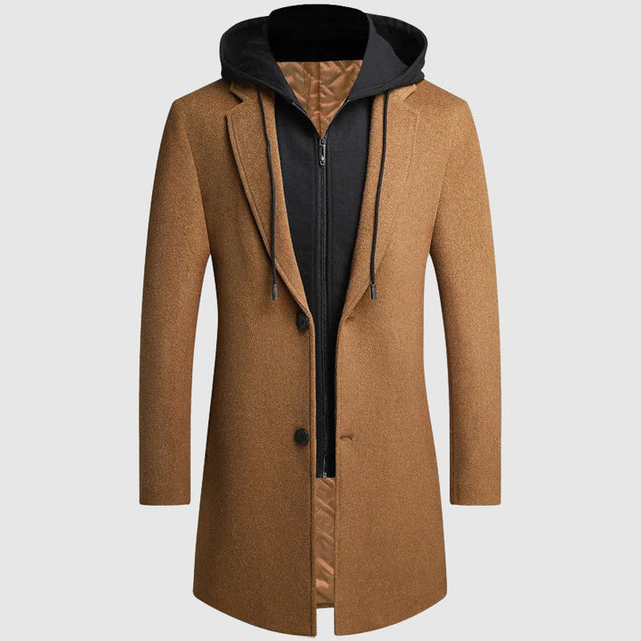Grå herrjacka med modern neddragen krage och huva. Elegant och varm vinterkappa för män.
