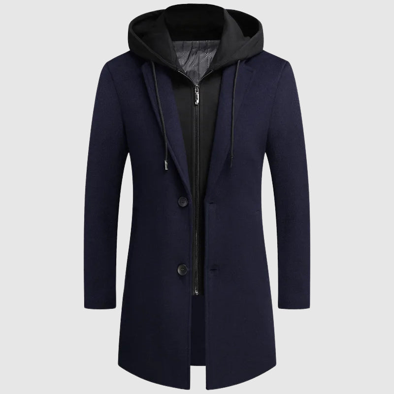 Varm herrkappa med huva och stilren neddragen krage. Idealisk för höst- och vinterbruk, elegant stil.