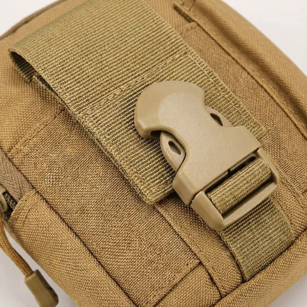 Khakifärgad MOLLE ficka, perfekt för militär & outdoor utrustning. Slitstark & kompakt bältesficka.