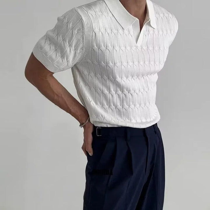 Bekväm stickad jacquard pikétröja för män. Elegant kortärmad herrtröja i polyester för sommarstil.