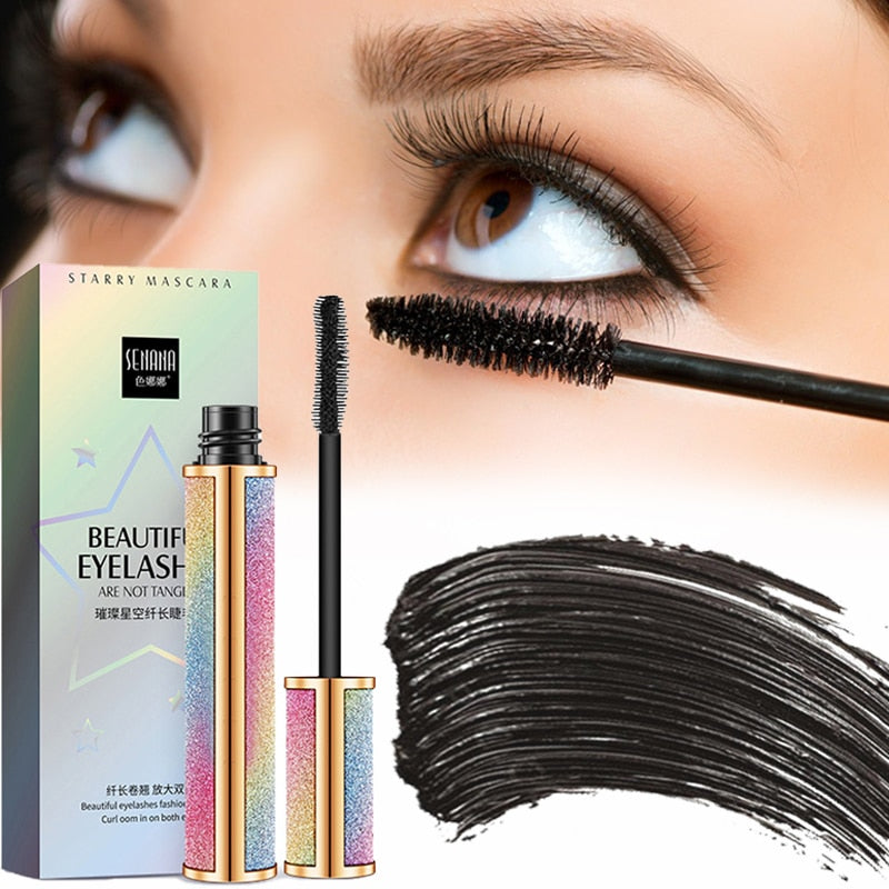 Närbild på ögonfransar med Stjärnhimmel Mascara, förlänger och ger dramatisk volym.