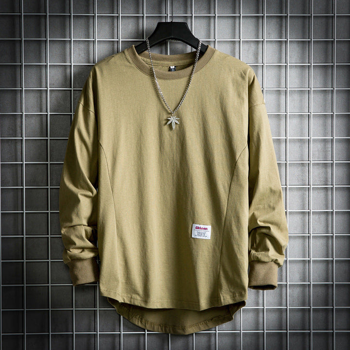 Unisex hoodie med avslappnad passform, perfekt för vardagsmode och en bekväm streetstyle-känsla.