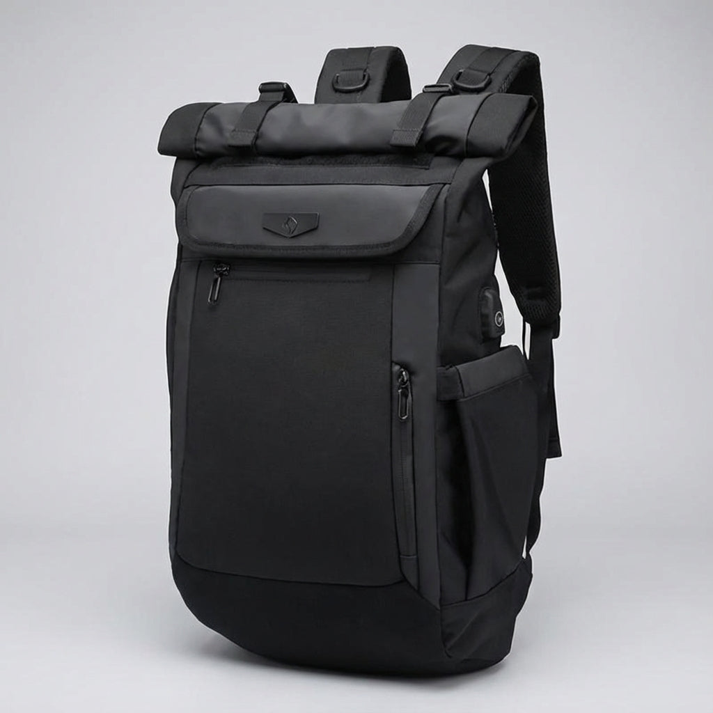 Vattentät rolltop ryggsäck för resor. Svart dagspackning med flera fack, idealisk som laptopryggsäck för unisex.