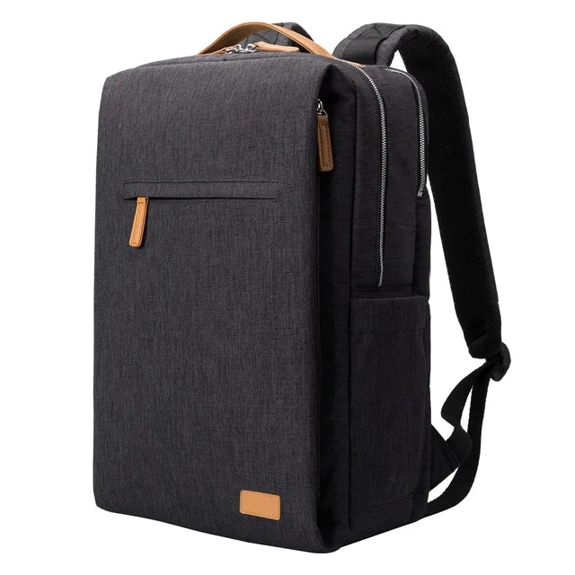 Beige modern unisex ryggsäck med laptopfack och USB-laddningsport. Perfekt för vardag, jobb och pendling.