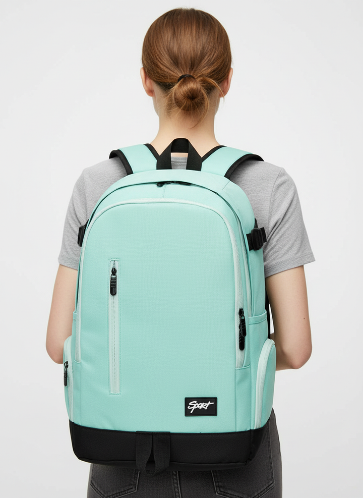 Trendig och modern slim ryggsäck i minimalistisk design, passar både män och kvinnor för vardag.