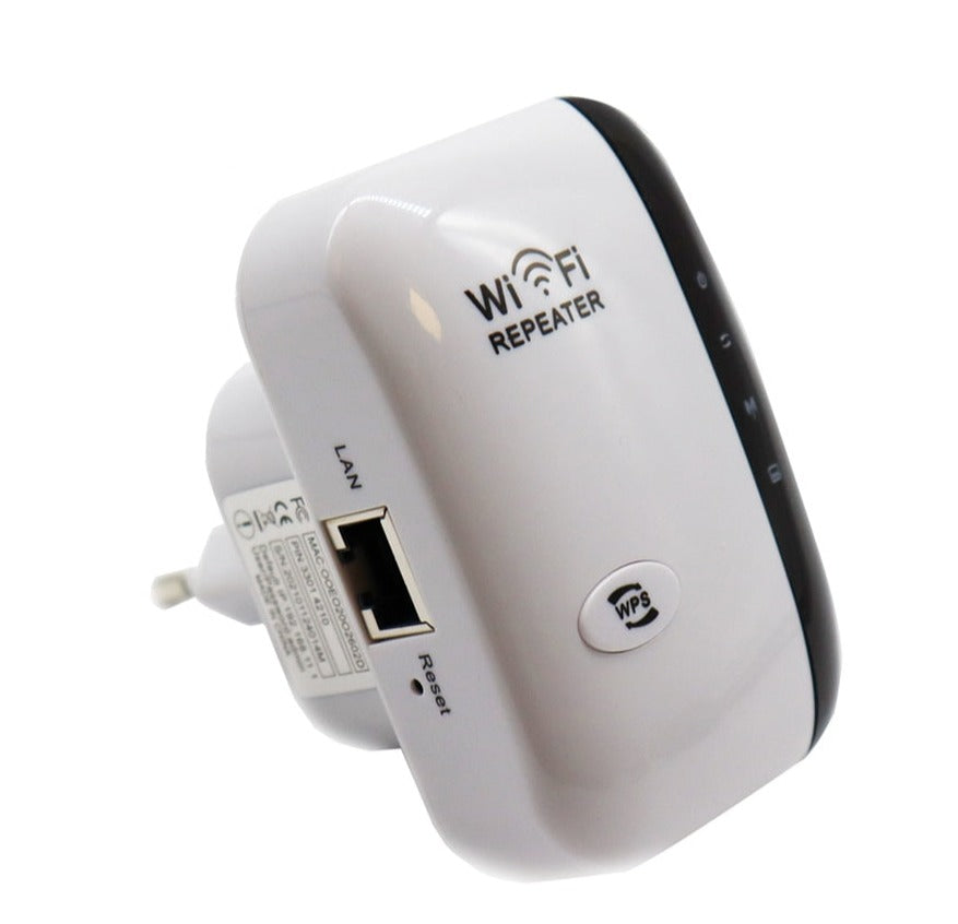 Svart universal WiFi repeater för utökad täckning och snabbare internet i hela hemmet.