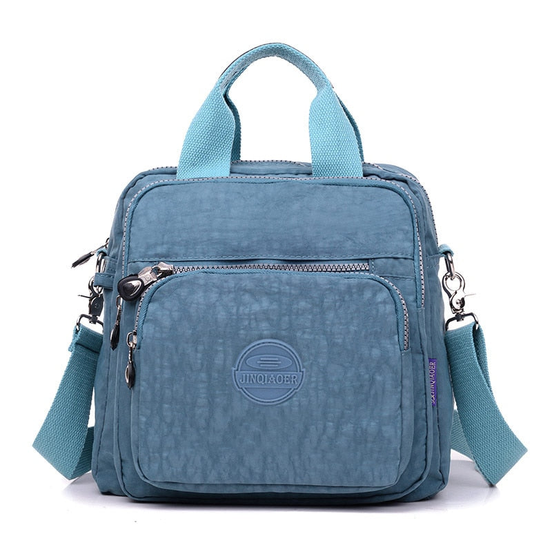 Stilren beige Casual Crossbody väska. Lämplig för urban användning och som damväska för arbete/fritid.