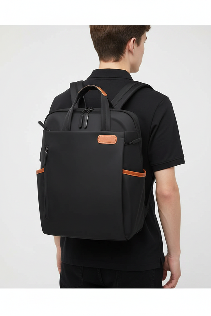 Stöldsäker ryggsäck med vadderat fack för laptop. Idealisk som reseryggsäck och modern arbetsväska.